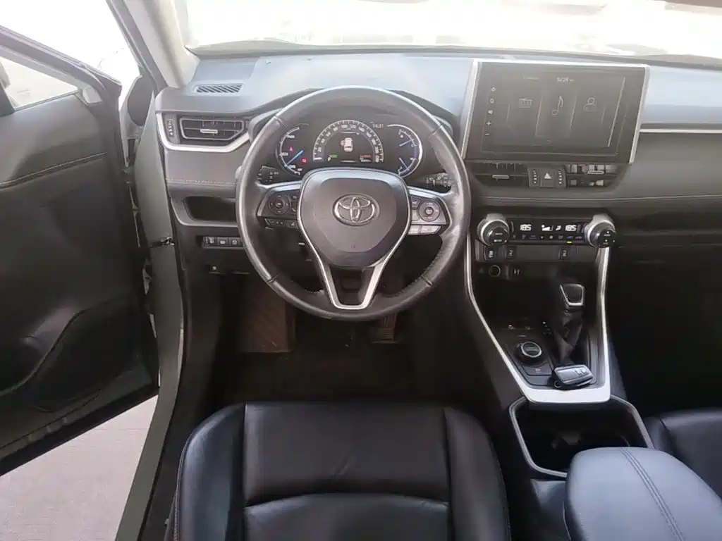 Toyota RAV4 — миниатюра 15