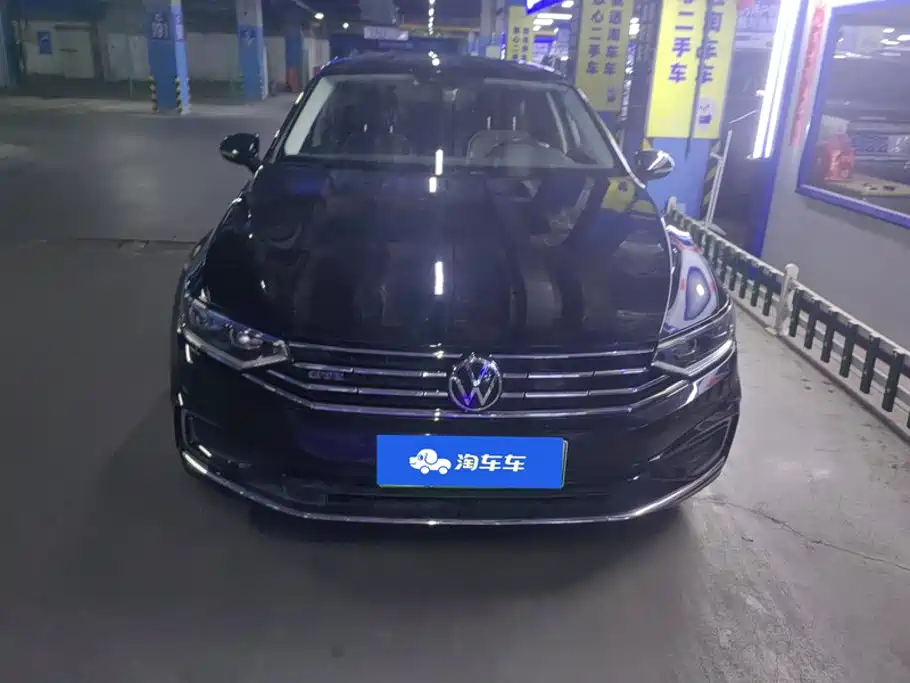 Volkswagen Magotan PHEV — миниатюра 2