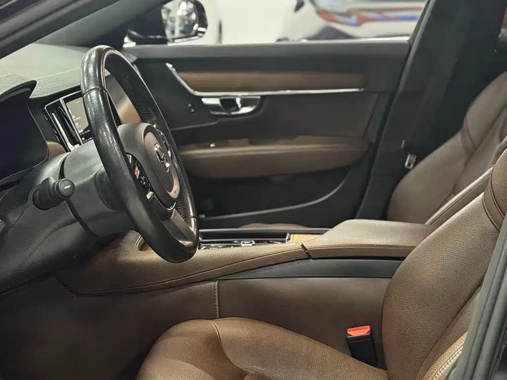 Volvo S90 — миниатюра 4