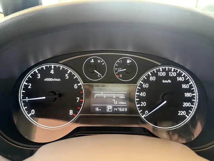 Nissan Tiida — миниатюра 18