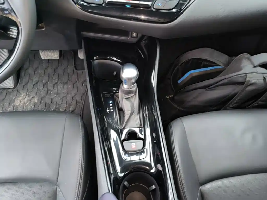 Toyota IZOA — миниатюра 14