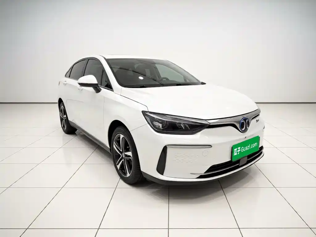 BAIC EU5 — миниатюра 3