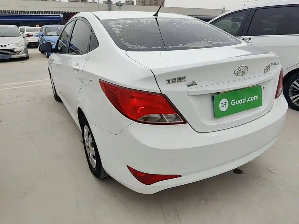 Hyundai Verna — миниатюра 5