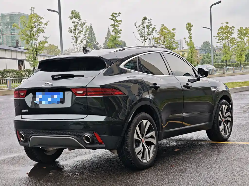 Jaguar E-PACE — миниатюра 3