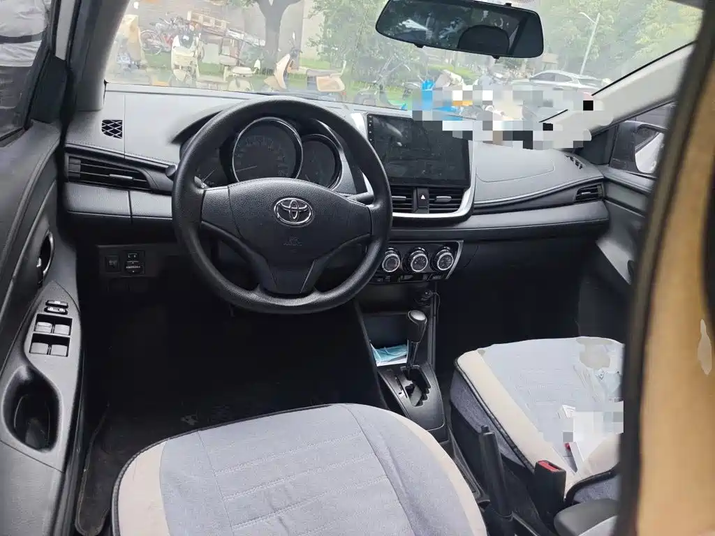 Toyota Yaris L — миниатюра 5