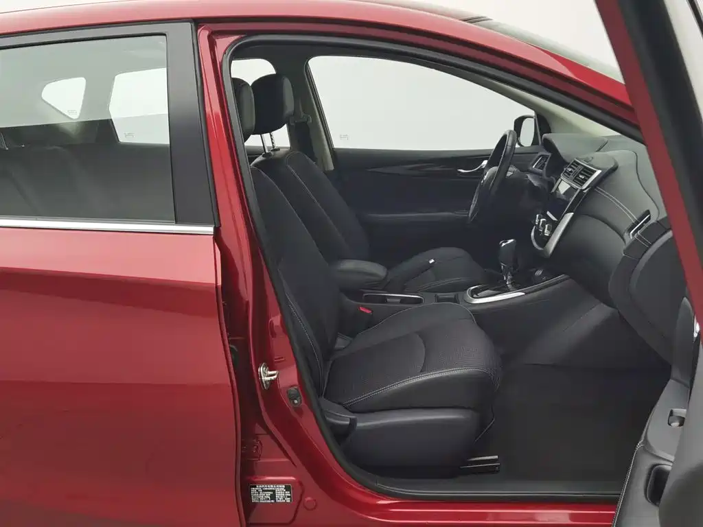 Nissan Tiida — миниатюра 23