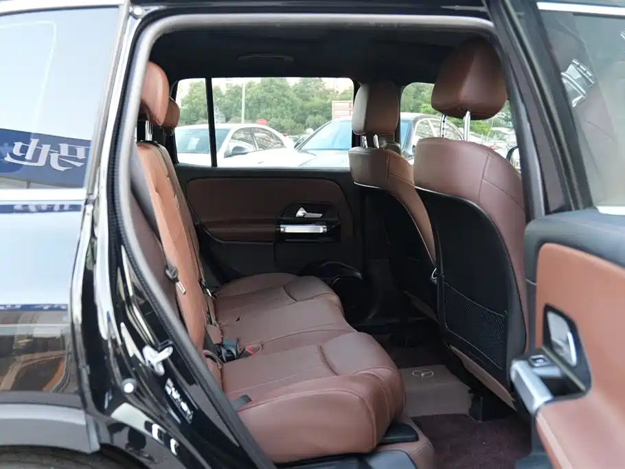 Mercedes-Benz GLB — миниатюра 11