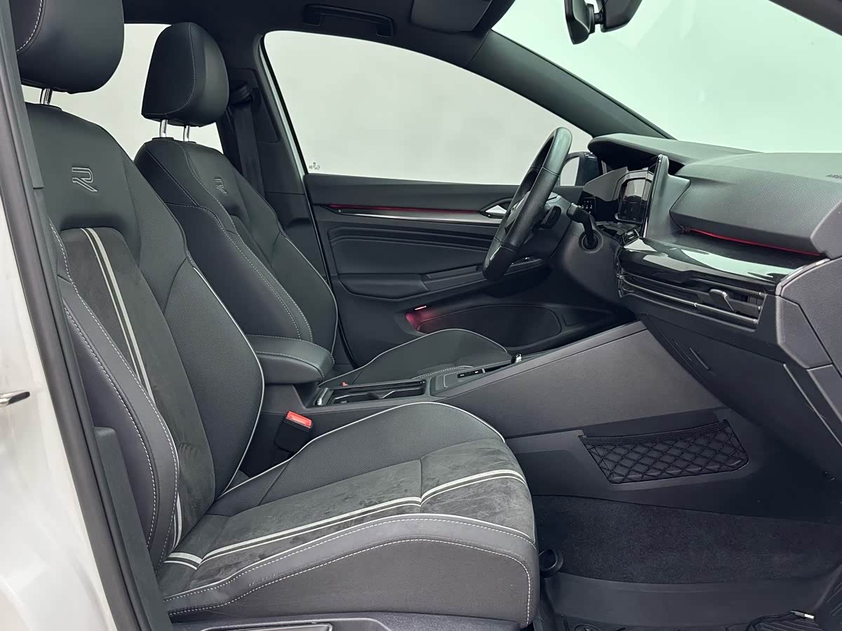 Volkswagen Golf 1.4 л 2022 г. Белый, пробег 39900 км