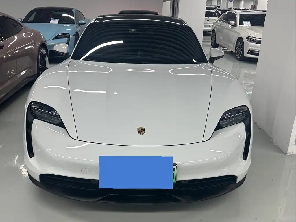 Porsche Taycan — миниатюра 3