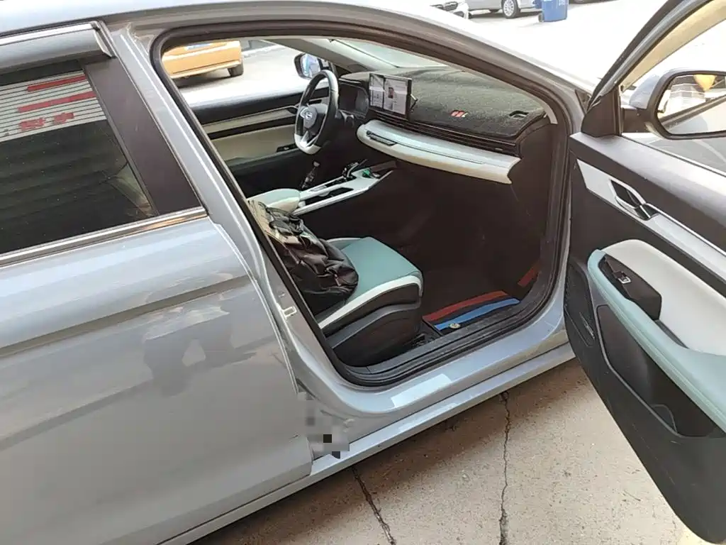 Geely L HiP — миниатюра 9