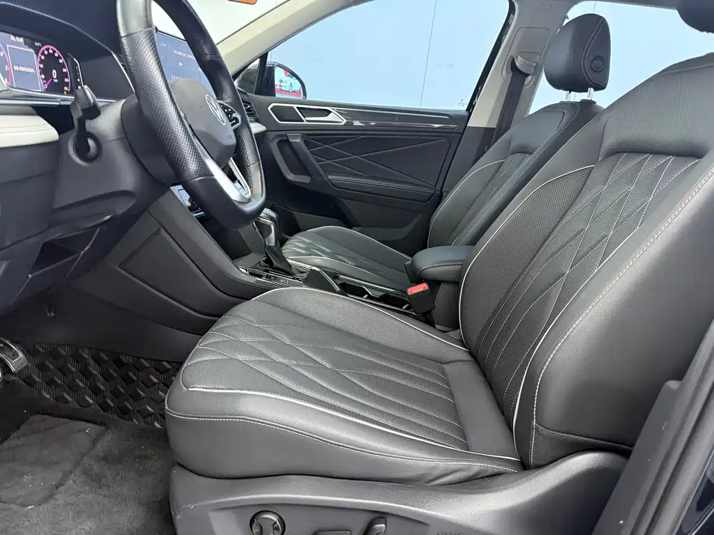 Volkswagen Tiguan L — миниатюра 6