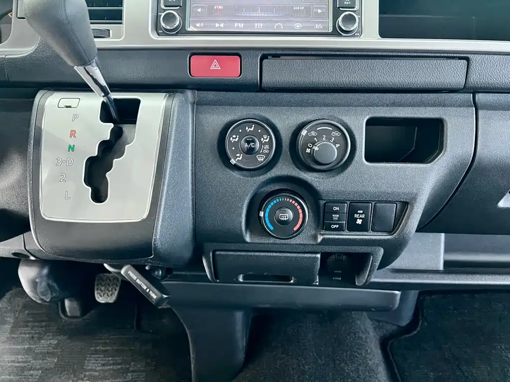 Toyota Hiace — миниатюра 15
