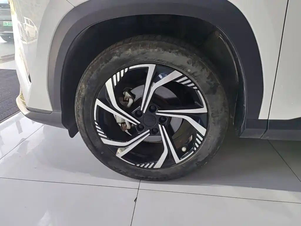 Geely Boyue — миниатюра 23