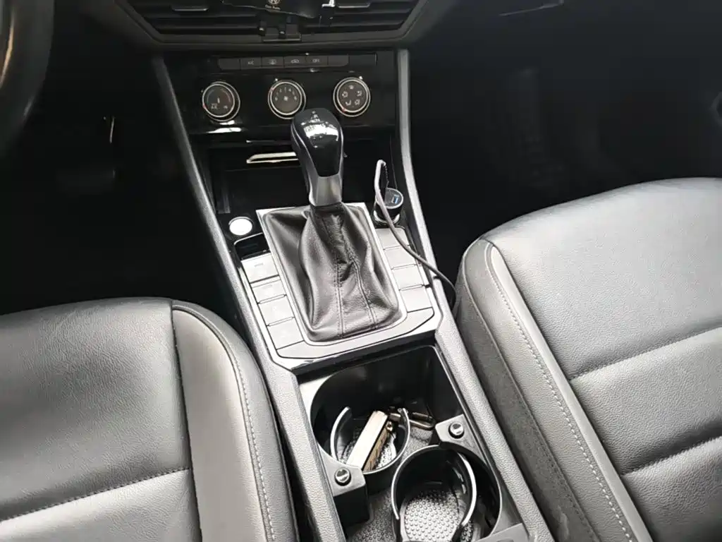 Volkswagen Sagitar — миниатюра 14