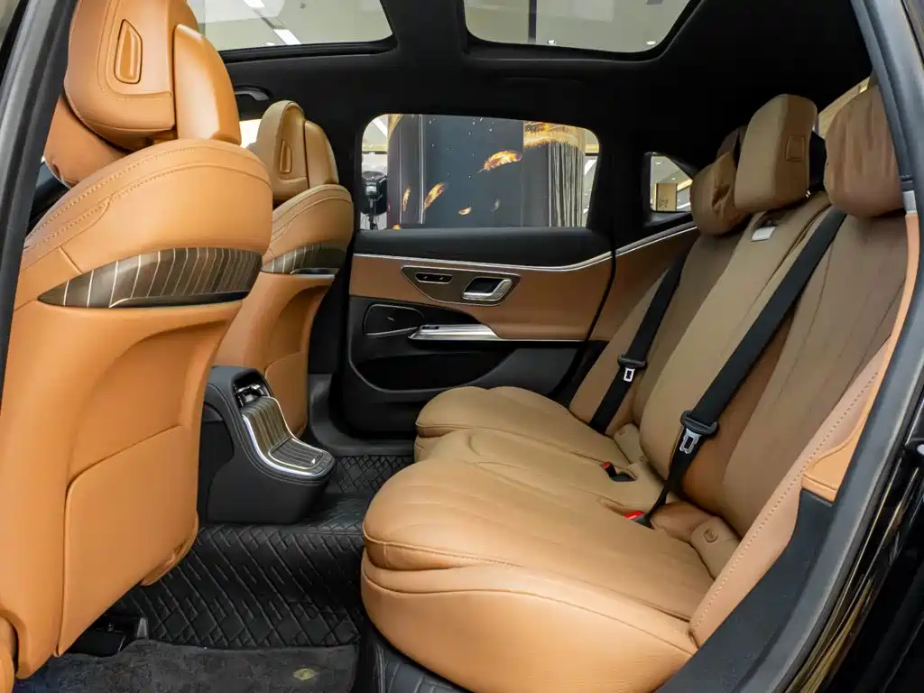 Mercedes-Benz E-Class — миниатюра 28