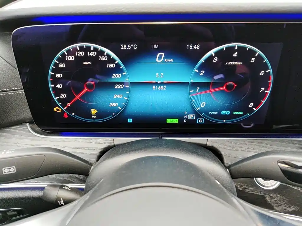 Mercedes-Benz E-Class (Import) — миниатюра 16