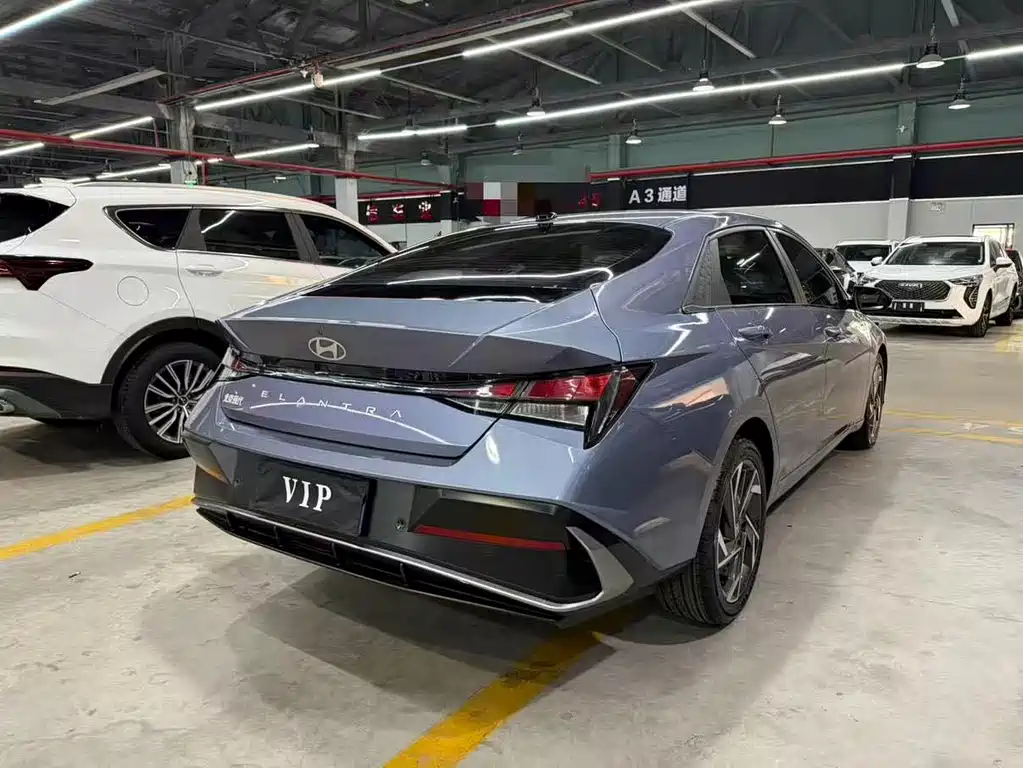 Hyundai Elantra — миниатюра 10
