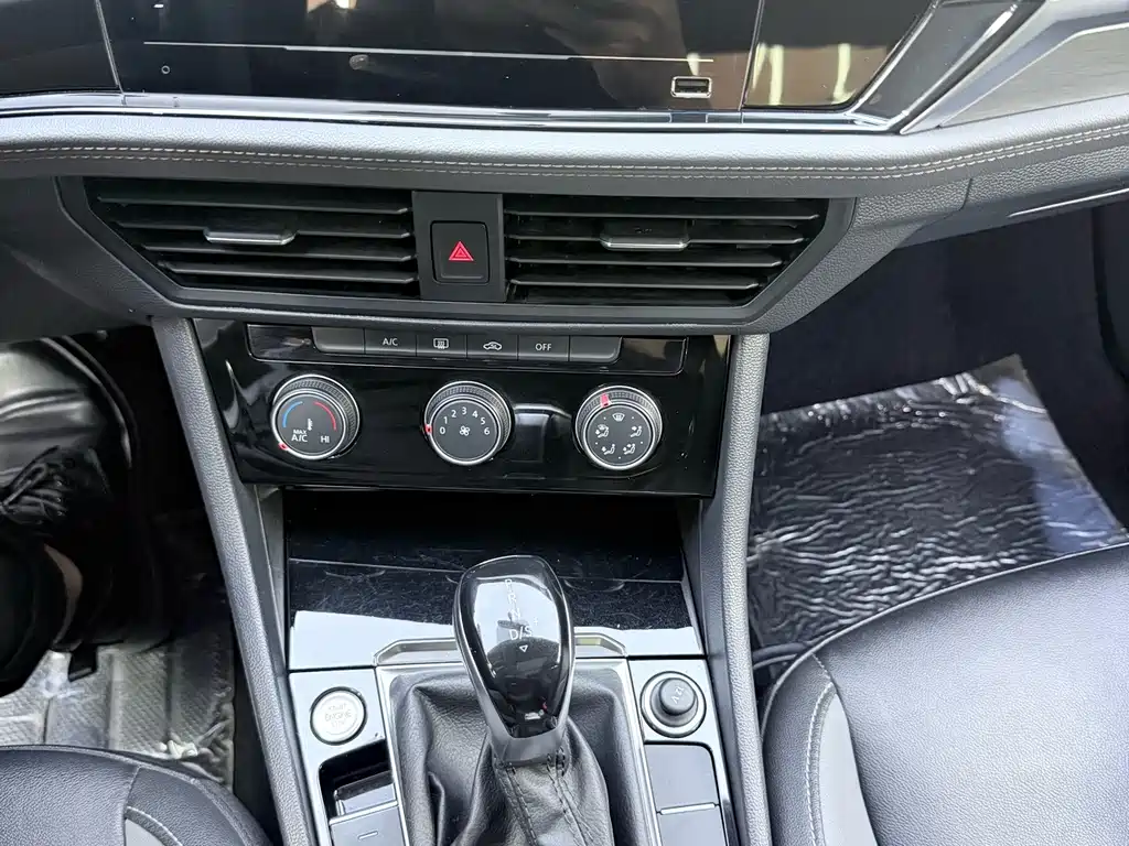 Volkswagen Sagitar — миниатюра 12