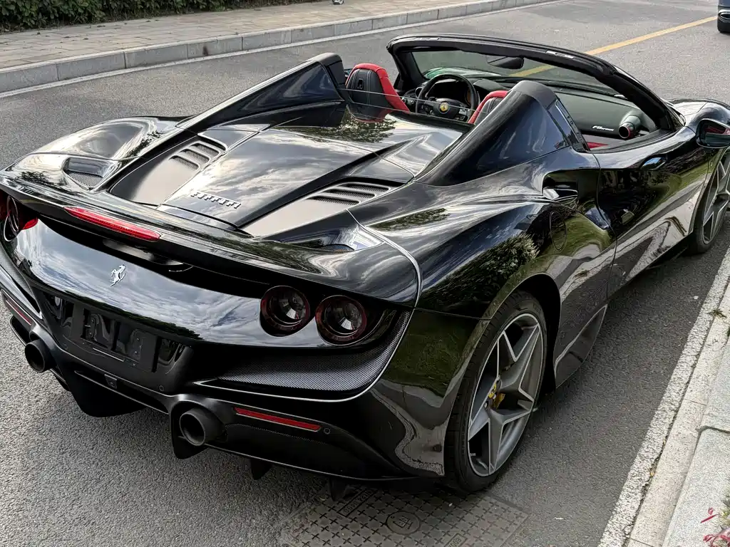 Ferrari F8 — миниатюра 10
