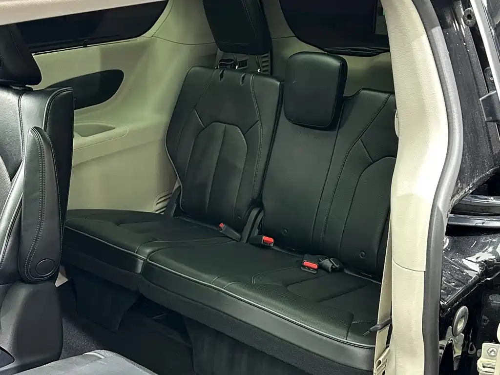 Chrysler Grand Voyager (Import) — миниатюра 17