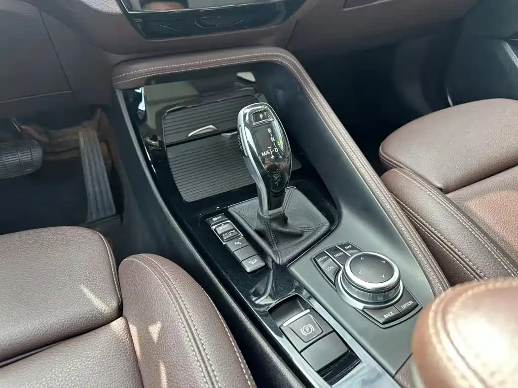 BMW X1 — миниатюра 10