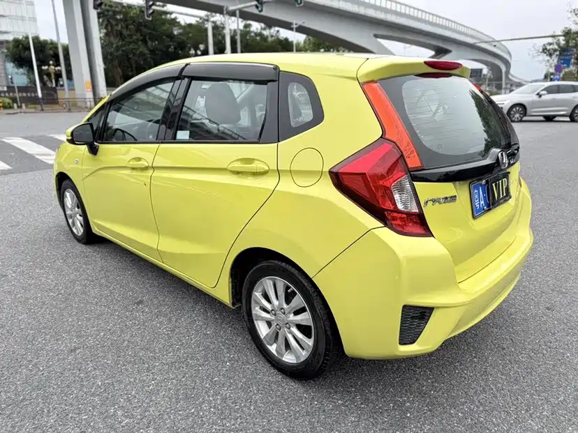 Honda Fit — миниатюра 7