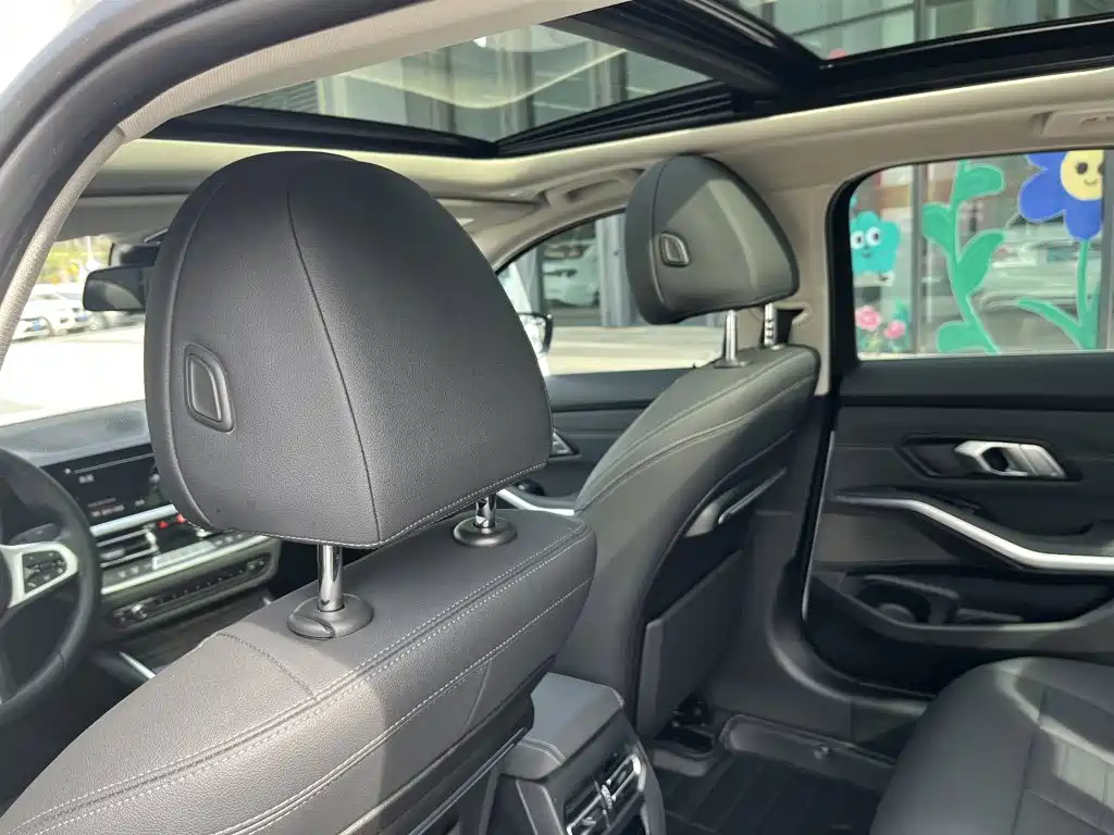 BMW 3 Series — миниатюра 12