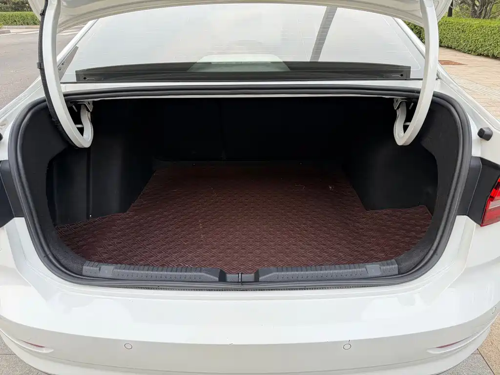 Volkswagen Lavida — миниатюра 12