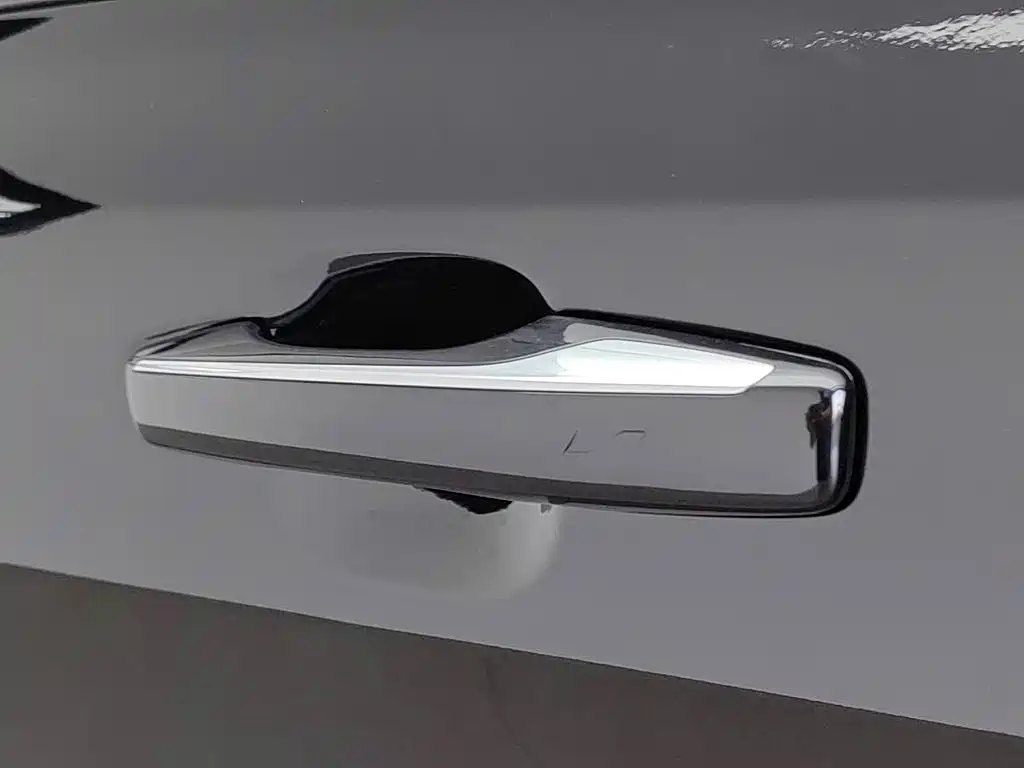 Lynk & Co 01 — миниатюра 18