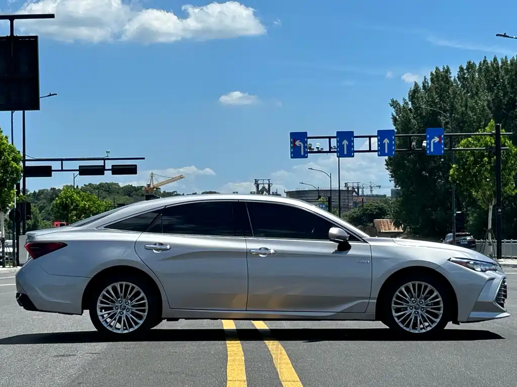 Toyota Avalon 2019 2.5L XLE Luxury V