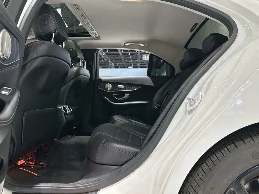 Mercedes-Benz C-Class — миниатюра 15