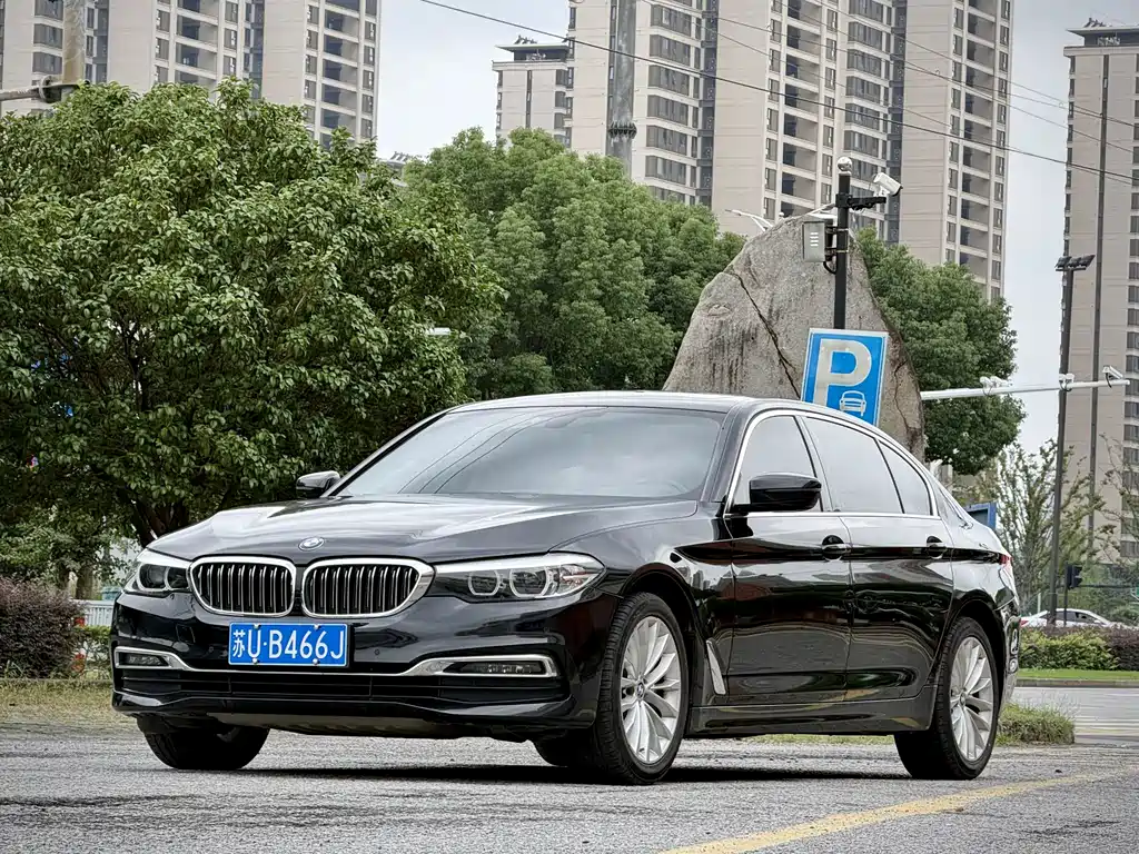 BMW 5 Series — миниатюра 11