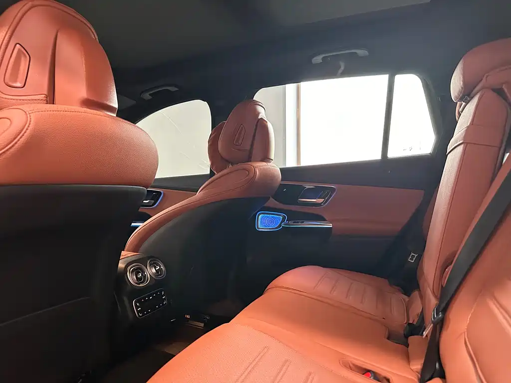 Mercedes-Benz GLC 2024 GLC 260 L 4MATIC 7 мест
