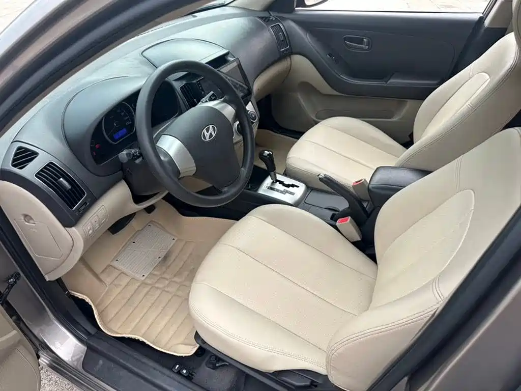 Hyundai Elantra — миниатюра 7