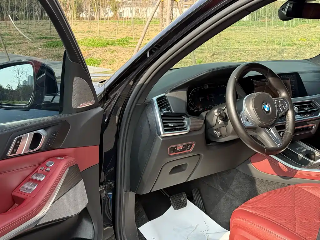 BMW X5 2022 xDrive 40Li Premium M Sport