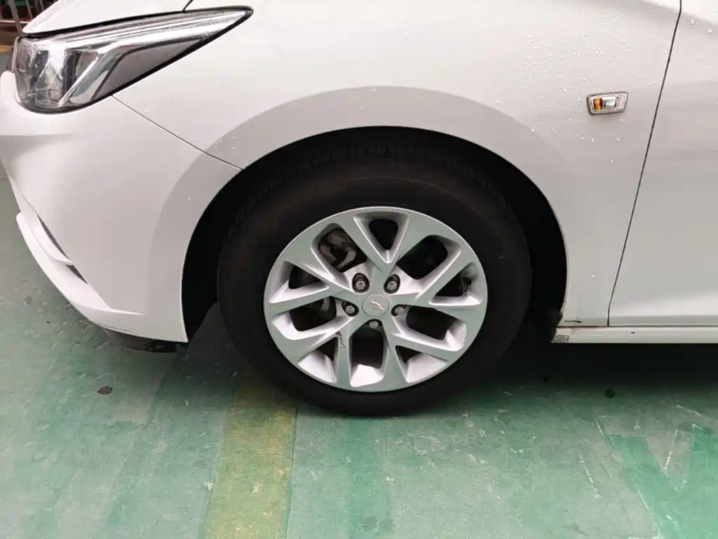 Chevrolet Cruze — миниатюра 23