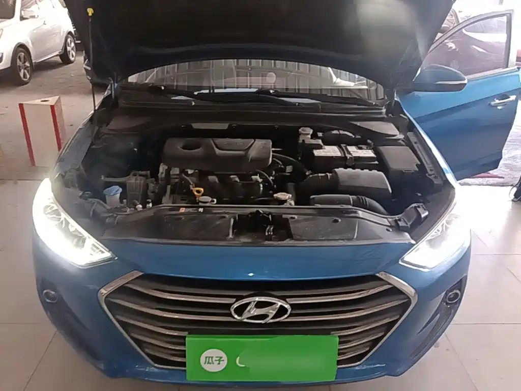 Hyundai Elantra — миниатюра 20