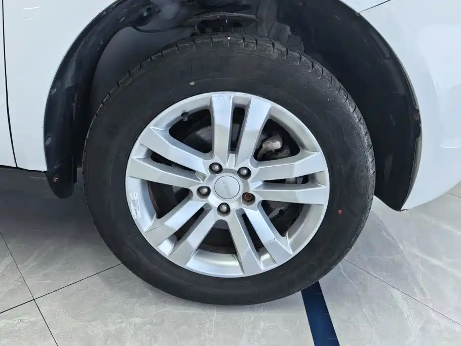 Geely GX7 — миниатюра 6