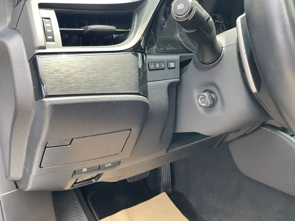 Lexus ES 2021 200
