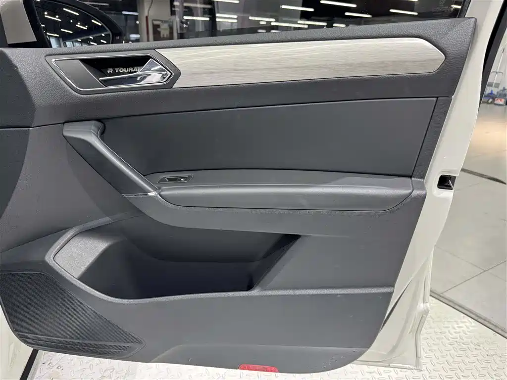 Volkswagen Touran — миниатюра 20