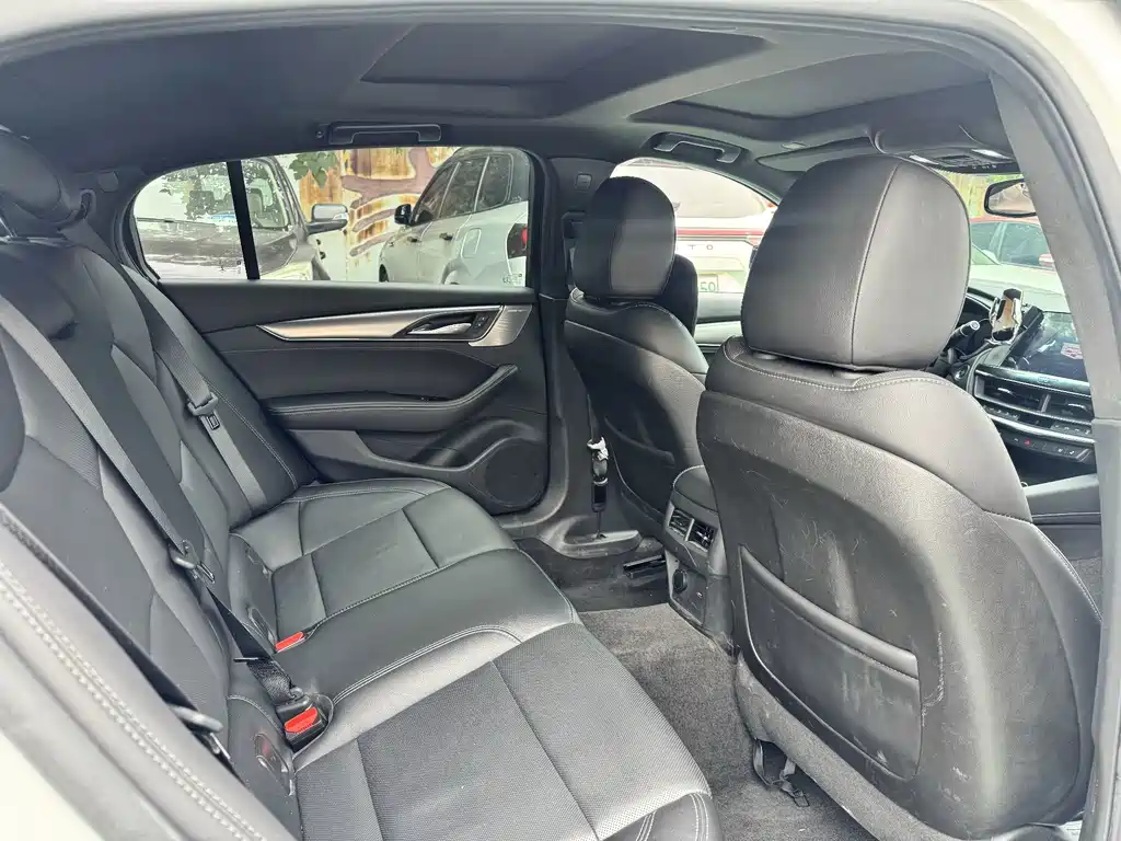 Cadillac CT5 — миниатюра 7