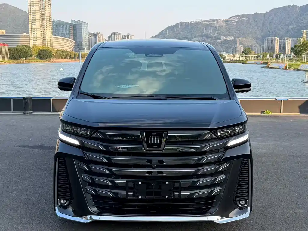 Toyota Vellfire — миниатюра 2