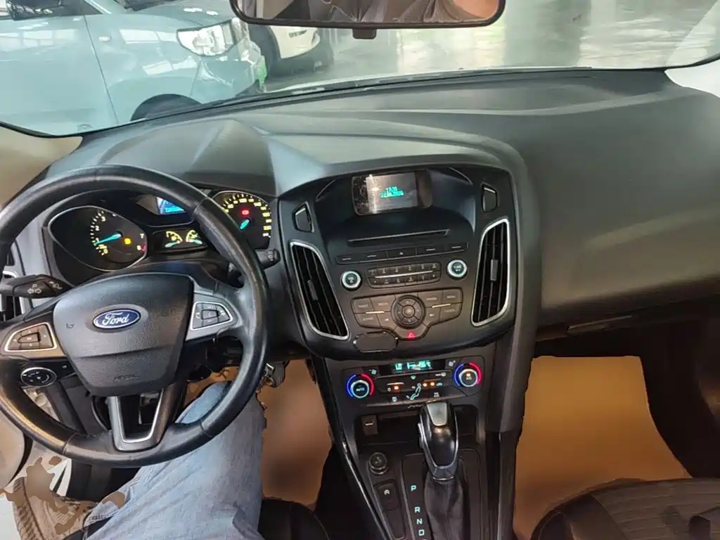 Ford Focus — миниатюра 10