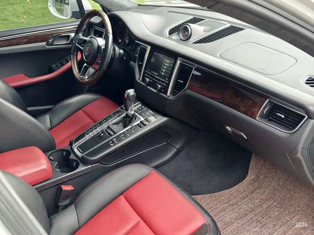 Porsche Macan — миниатюра 12