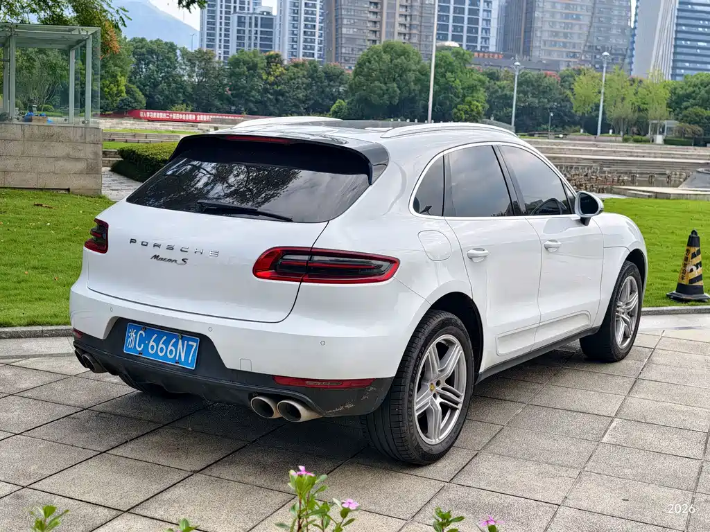 Porsche Macan — миниатюра 17