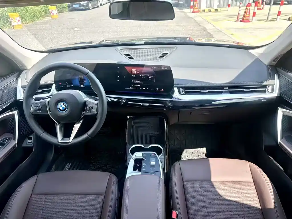 BMW iX1 — миниатюра 6