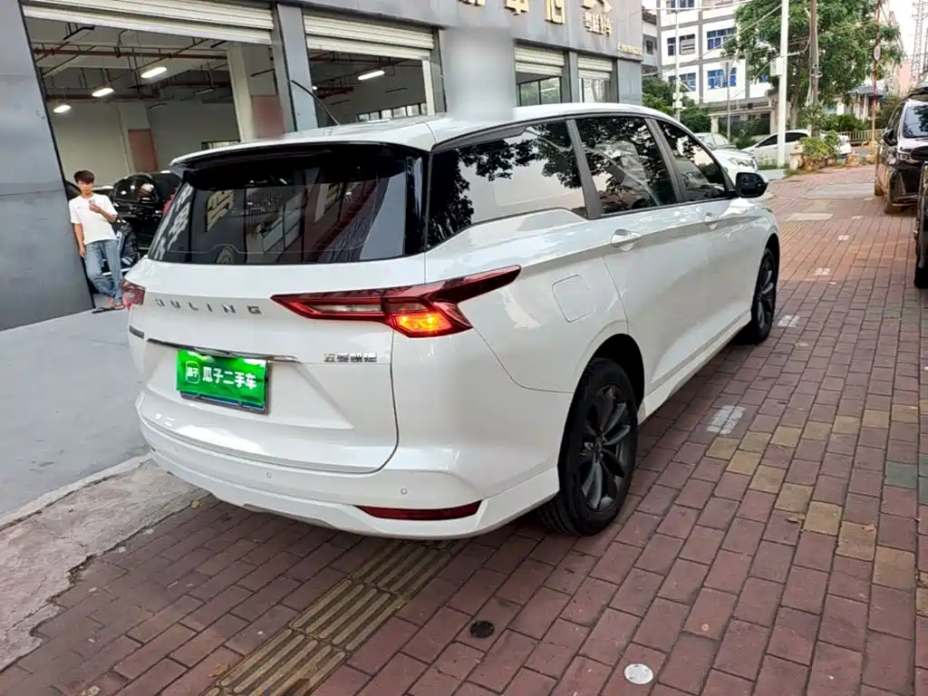 Wuling Victory — миниатюра 7