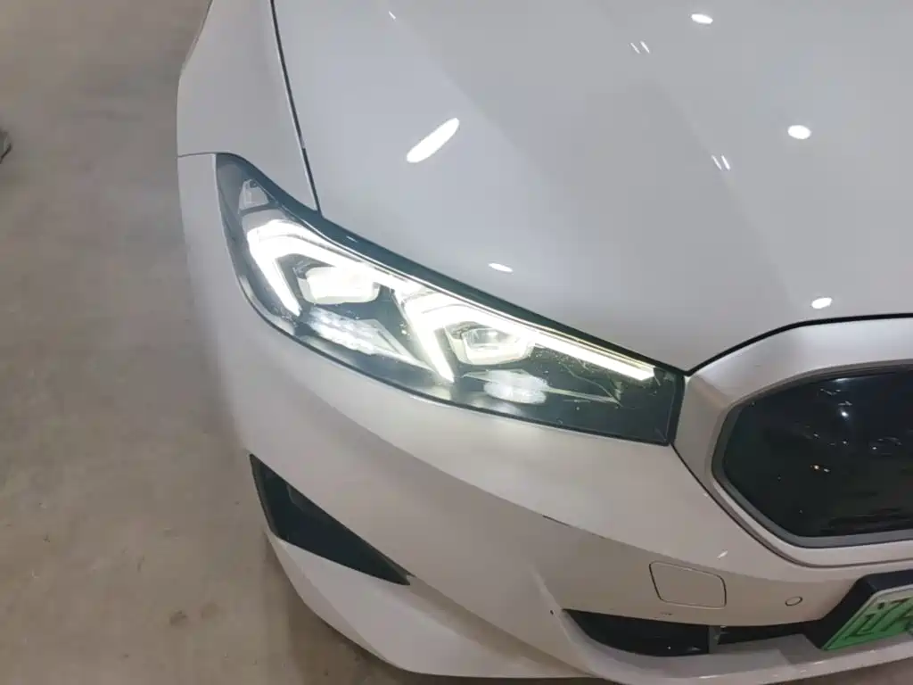 BMW i3 — миниатюра 8