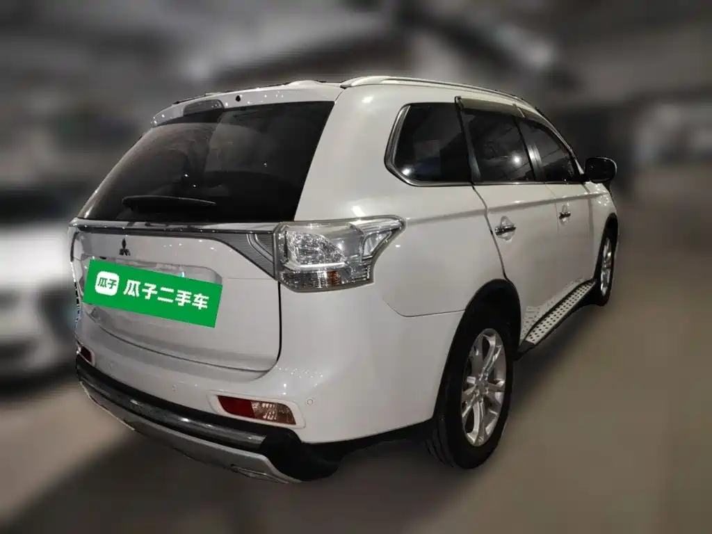 Mitsubishi Outlander (Import) — миниатюра 6