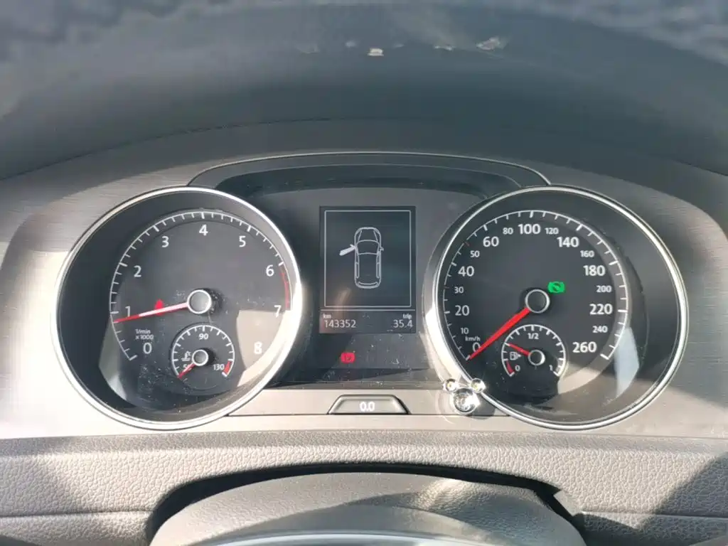 Volkswagen Golf — миниатюра 12